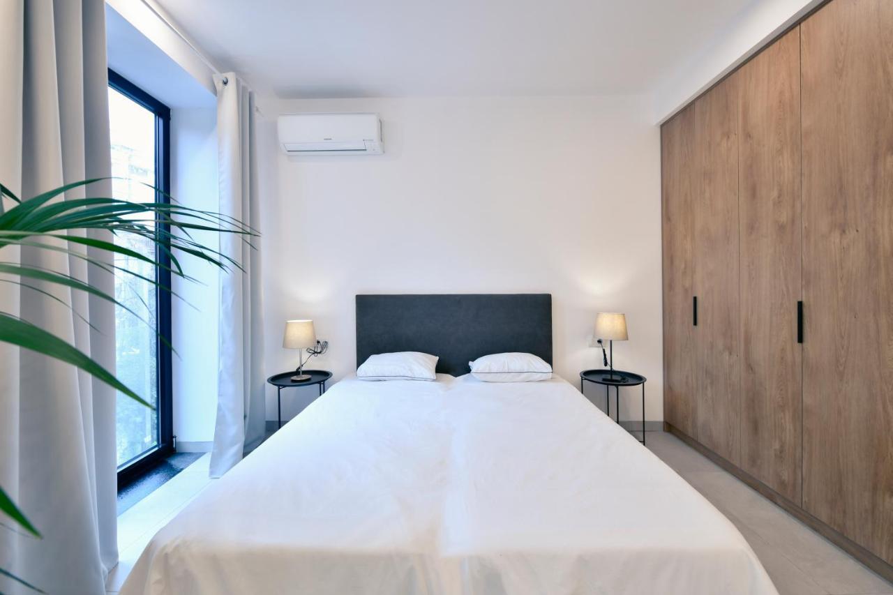 Collective Urban Villa In 地拉那 外观 照片