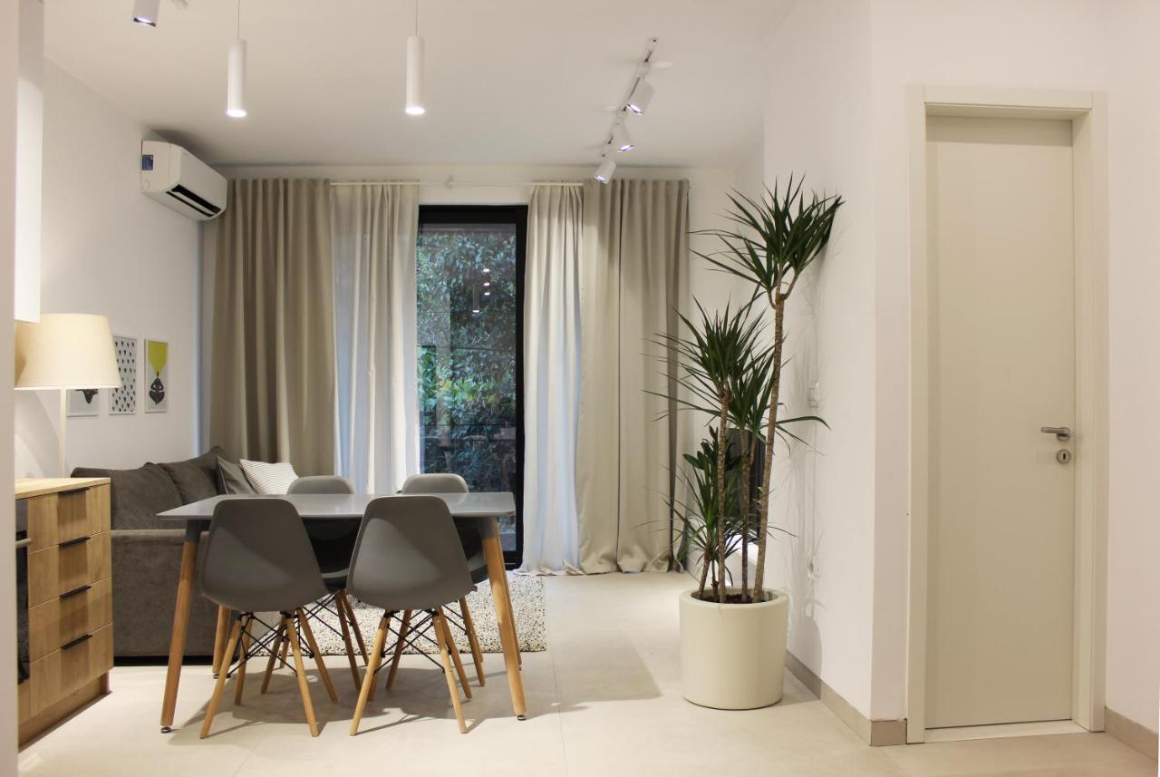 Collective Urban Villa In 地拉那 外观 照片